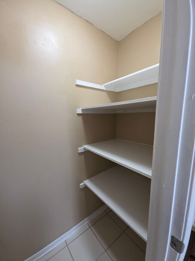 Foto del edificio - 1510 E 13th St