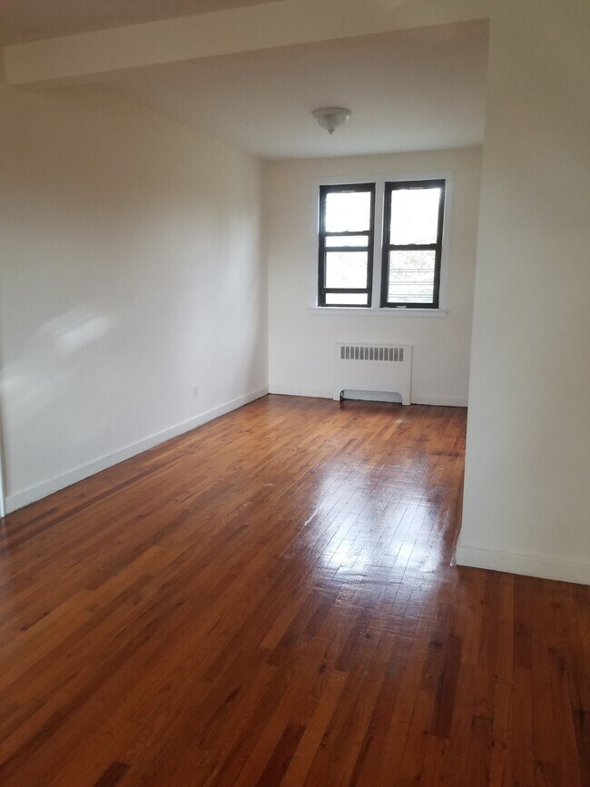 Foto del edificio - 127 Cooper Dr