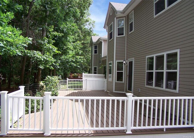 Building Photo - 63 Sunflower Ridge Rd