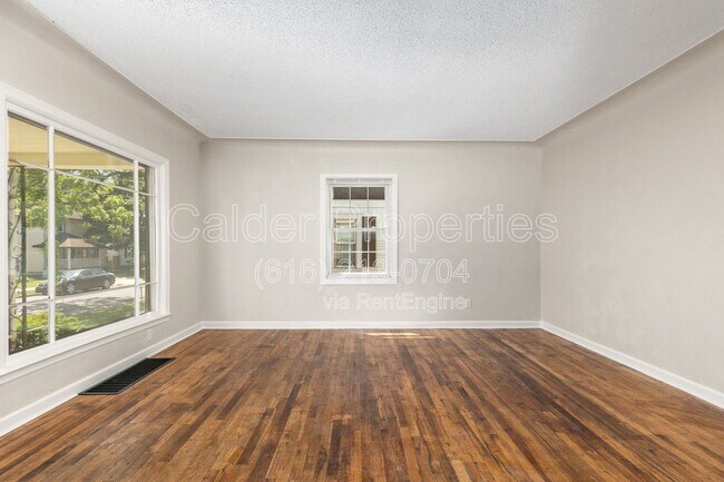 Foto del edificio - 1031 Merrifield St SE