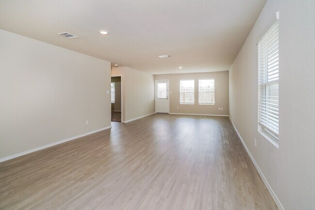 Building Photo - 122 Pasadena Pl