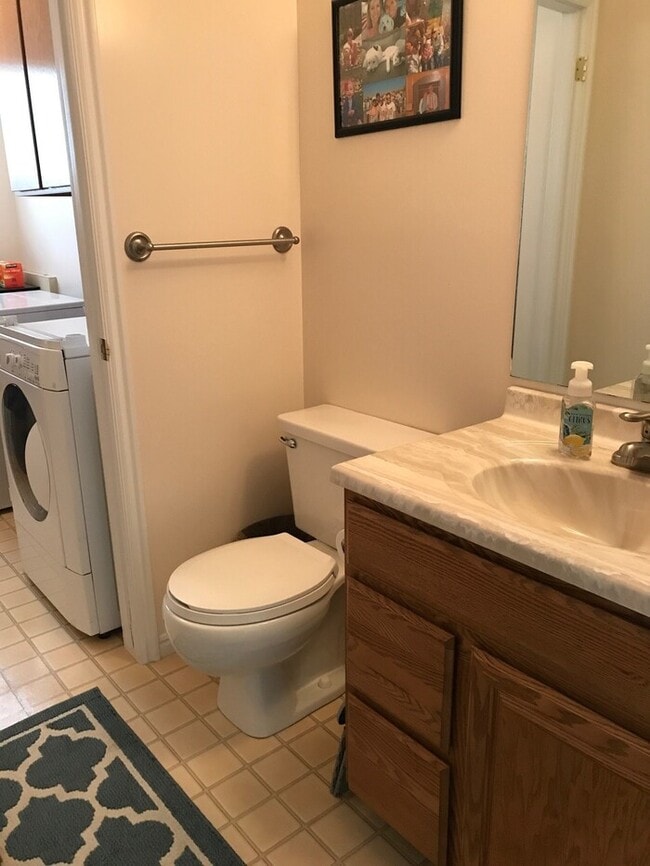 Building Photo - Spacious West Jordan 4 Bedroom!