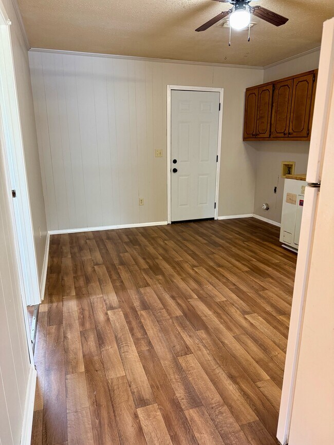 Foto del edificio - 103 Dorman Ave