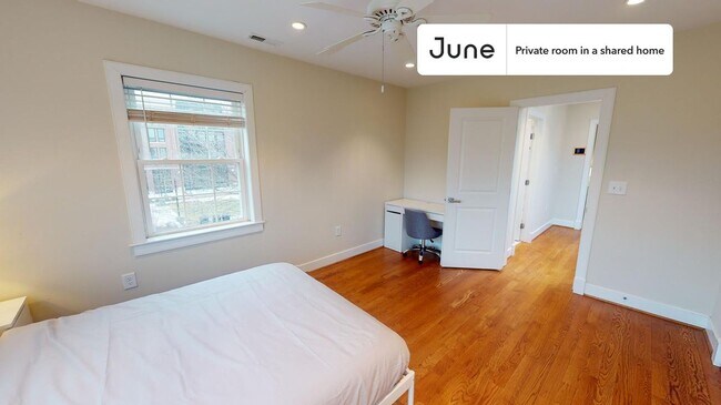 Foto del edificio - Room in Shared 3 bed/3 bath home in Capitol Hill