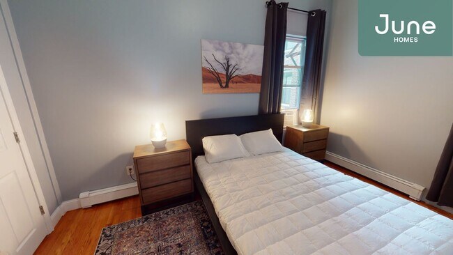 Building Photo - Queen room in 4-bed/2.0-bath Home