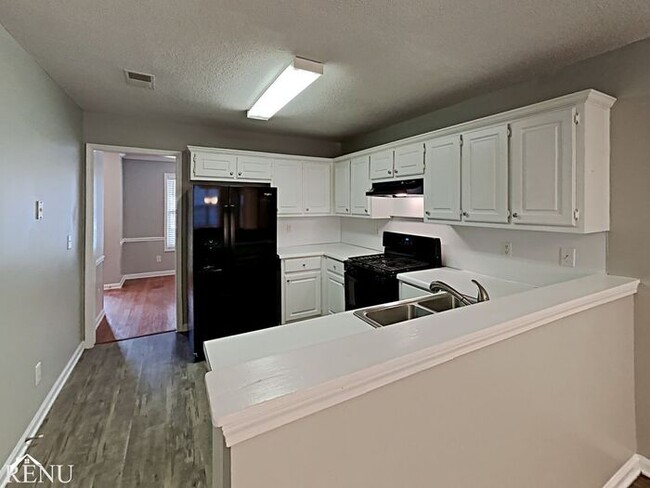 Foto del edificio - 2000 Foster Trace Ct