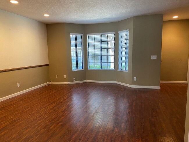 Living Room - 2620 Huntington Dr