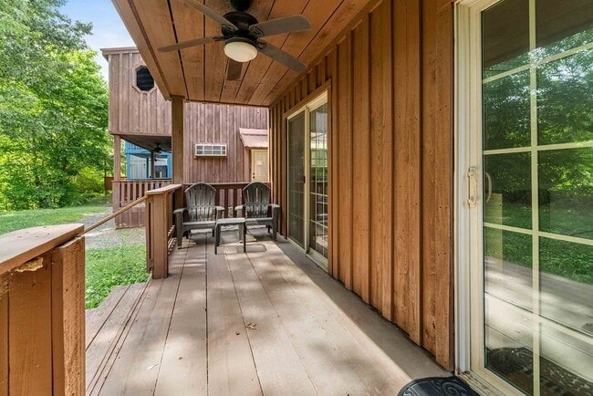 Building Photo - 76 Swinging Bridge Dr