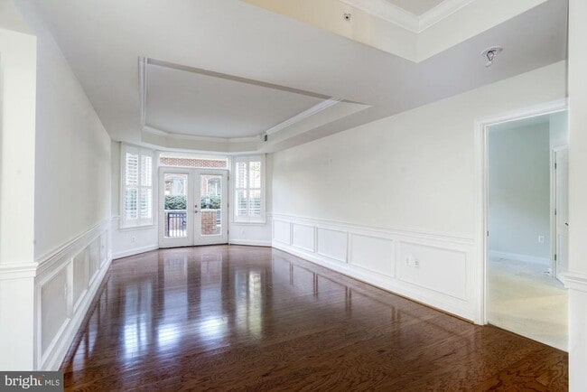 Building Photo - 320 S West St