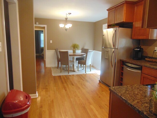 Foto del edificio - FULLY FURNISHED HOMENear Colleges, Medical, Shopping and Dining