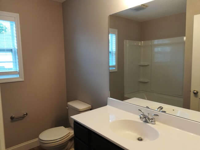 Building Photo - 2519 Vincinda Cir