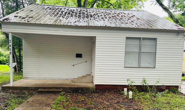 Foto del edificio - 2418 Alma St