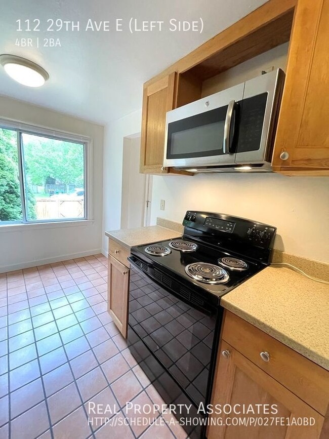 Foto del edificio - Charming 4 bedroom Townhouse with Large Ya...