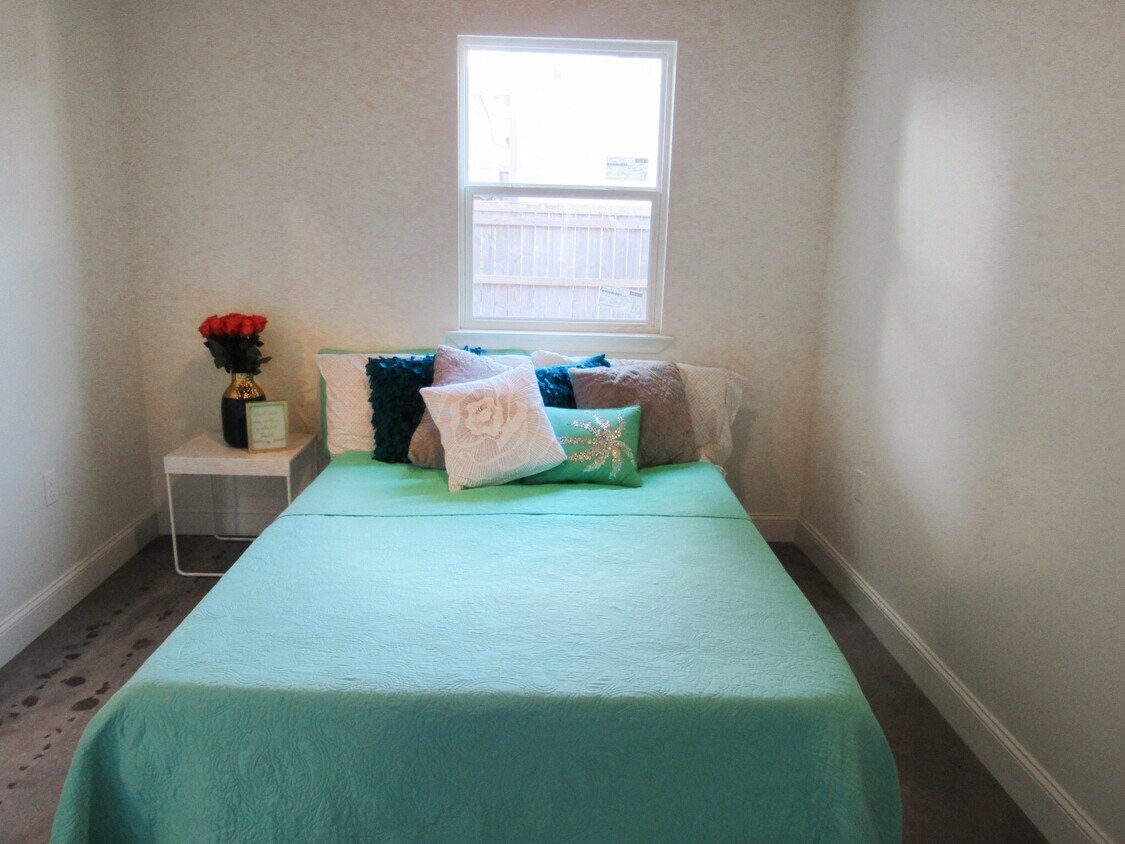 728 Desire St, New Orleans, LA 70117 Townhouse for Rent in New Orleans, LA
