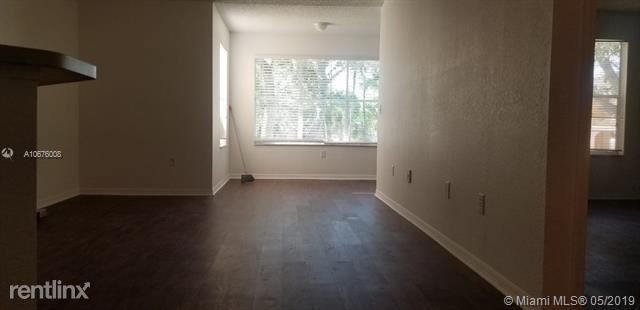 Building Photo - 1 br, 1 bath  - 1402 VILLAGE BLVD