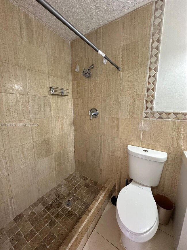 Foto del edificio - 11050 NW 28th St