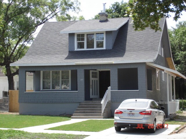 Primary Photo - 4 Hillside Cir