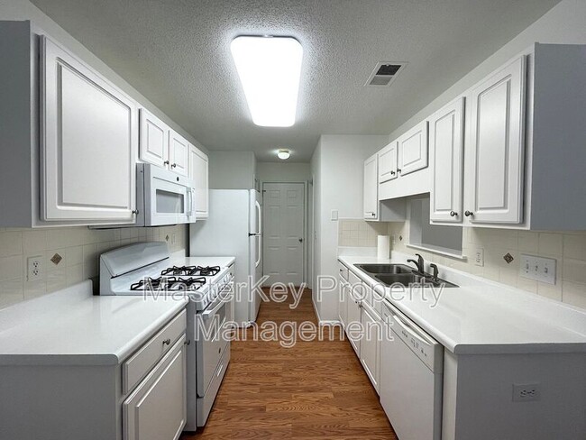 Building Photo - 5612 Sorrell Crossing Dr