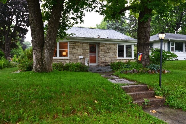 Building Photo - Mid-Century Charm and Comfort with a Sauna!