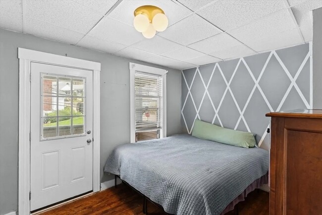 2 Brook Farm Rd