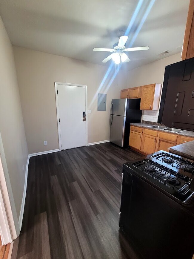 Foto del edificio - 8022 S Burnham Ave