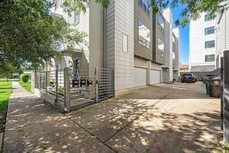 Building Photo - 4706 Crawford St