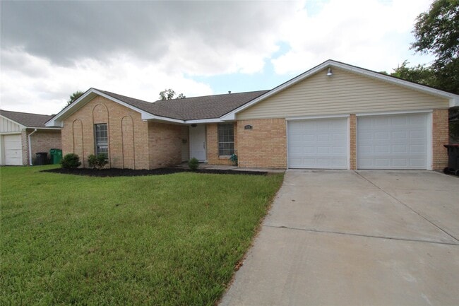 Building Photo - 409 Riverbend St