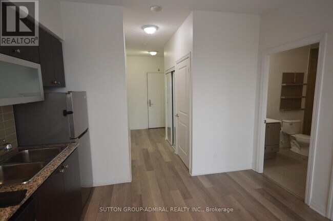 Photo du bâtiment - 2015 Sheppard Ave E