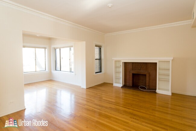 Building Photo - 1000 Crain St