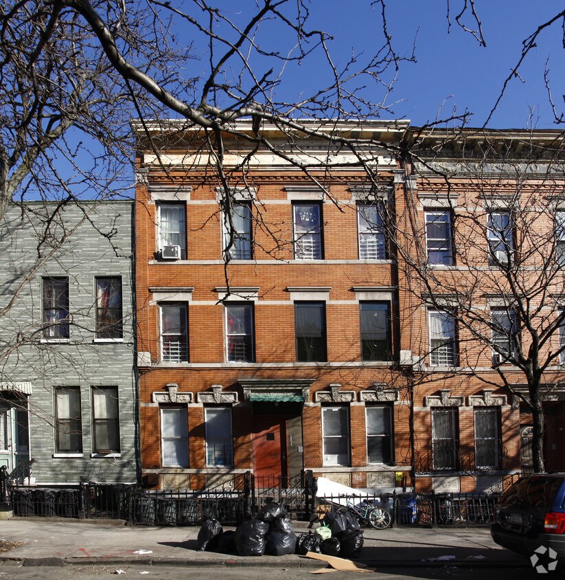 Building Photo - 165 Irving Ave