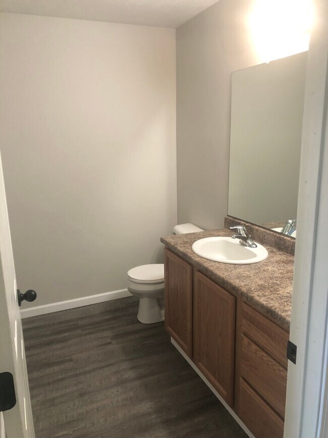 Main Floor Half Bath - 6515 S Santa Rosa Plz