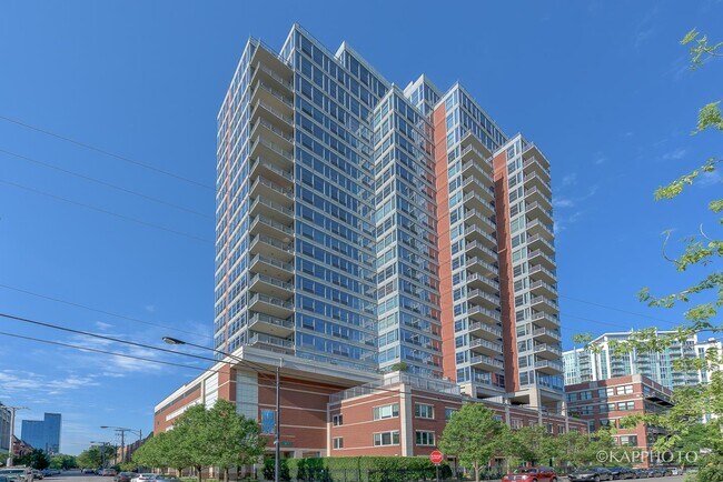 Foto del edificio - 1600 S Prairie Ave