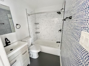 Building Photo - 5145 Pine St