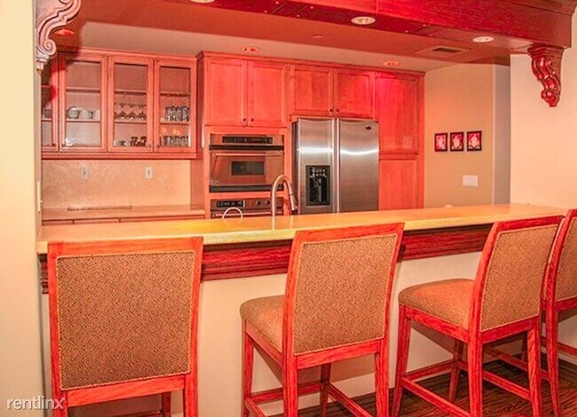 Building Photo - 2 br, 2 bath Townhome - 2321 29th St