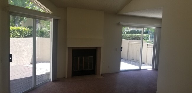Living & Dining - 7 Stanford Ct