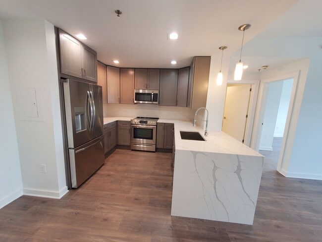 Photo - Renovated, centrally located and with lots... Apartment