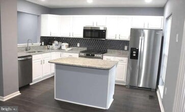 Building Photo - 12346 Sweetbriar Pl
