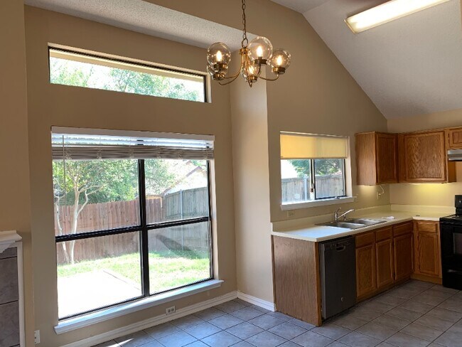 Foto del edificio - 941 Ramblewood Dr