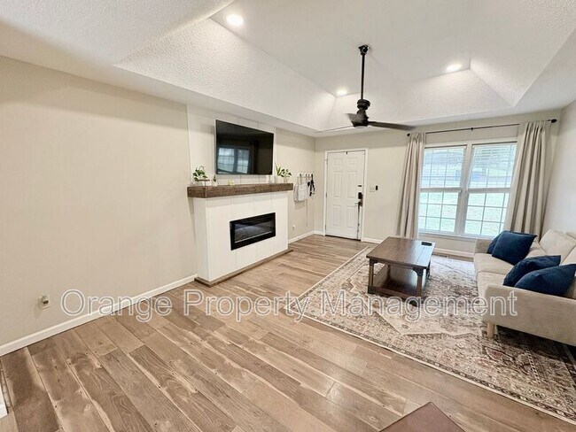 Foto del edificio - 415 Mayfield Dr