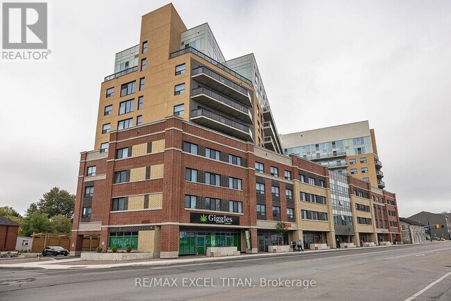 Building Photo - 652-652 Princess St