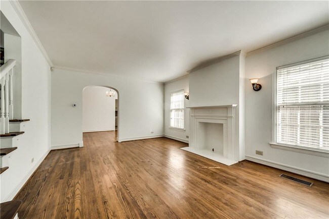 Building Photo - 4136 Grassmere Ln