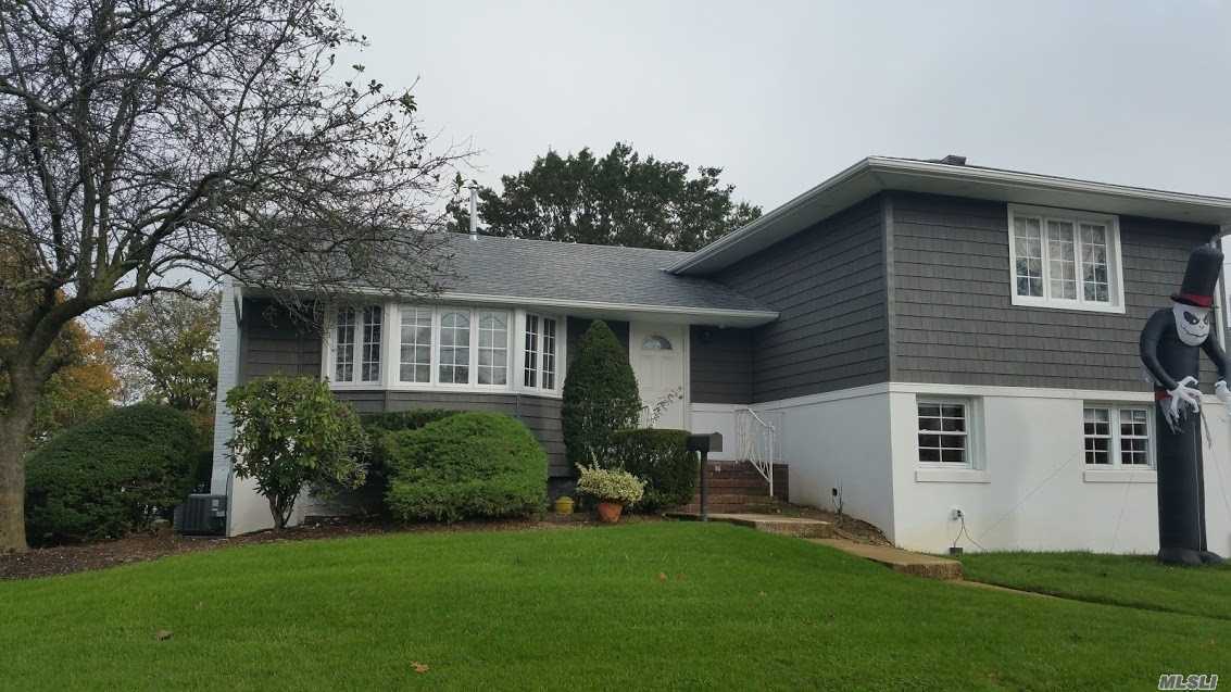 4647 Merrick Rd, Massapequa, NY 11758 House for Rent in Massapequa