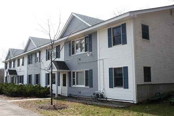Building Photo - 83 River Rd