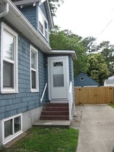 Building Photo - 9537 Grove Ave