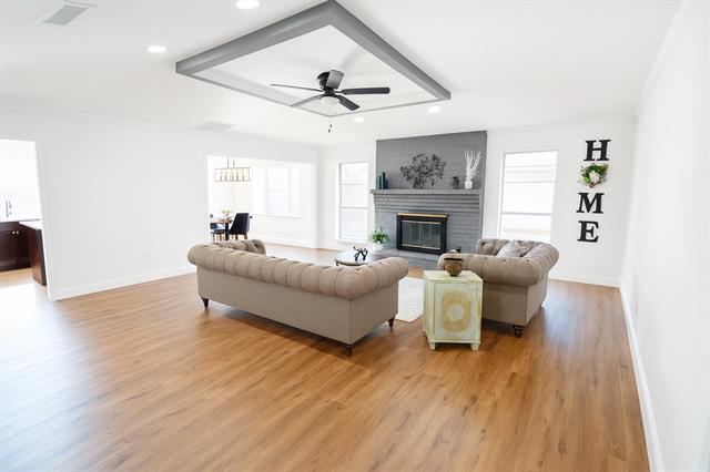 Foto del edificio - 7210 Lakeshore Dr