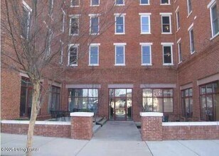 Building Photo - 10605 Meeting St