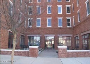 Building Photo - 10605 Meeting St