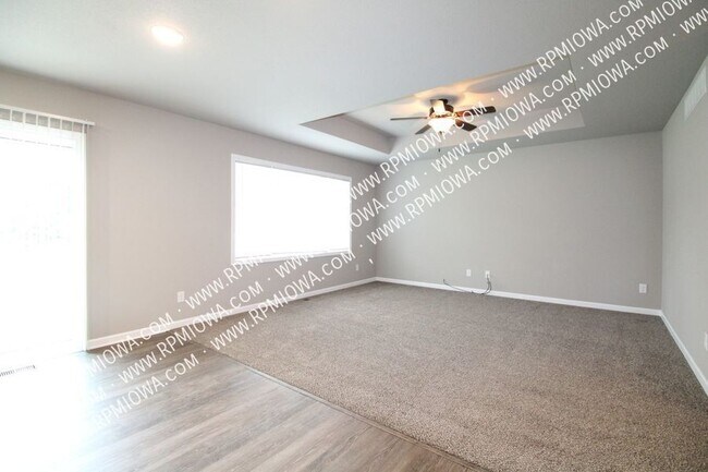 Foto del edificio - 4709 SW Logan St