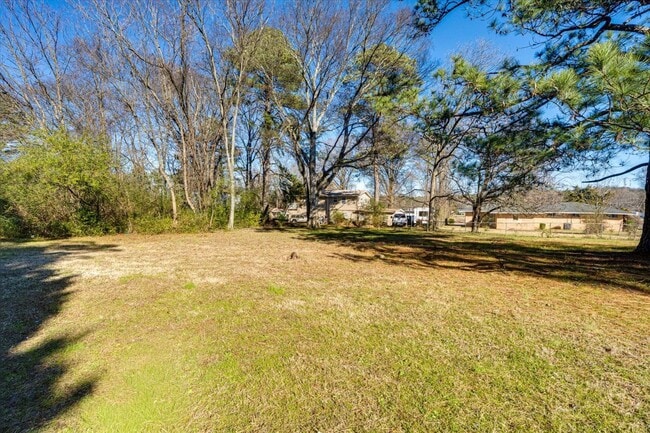 Building Photo - 1804 Dixon St