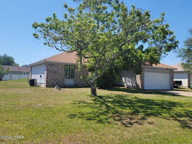 Foto del edificio - 3727 Greentree Pl